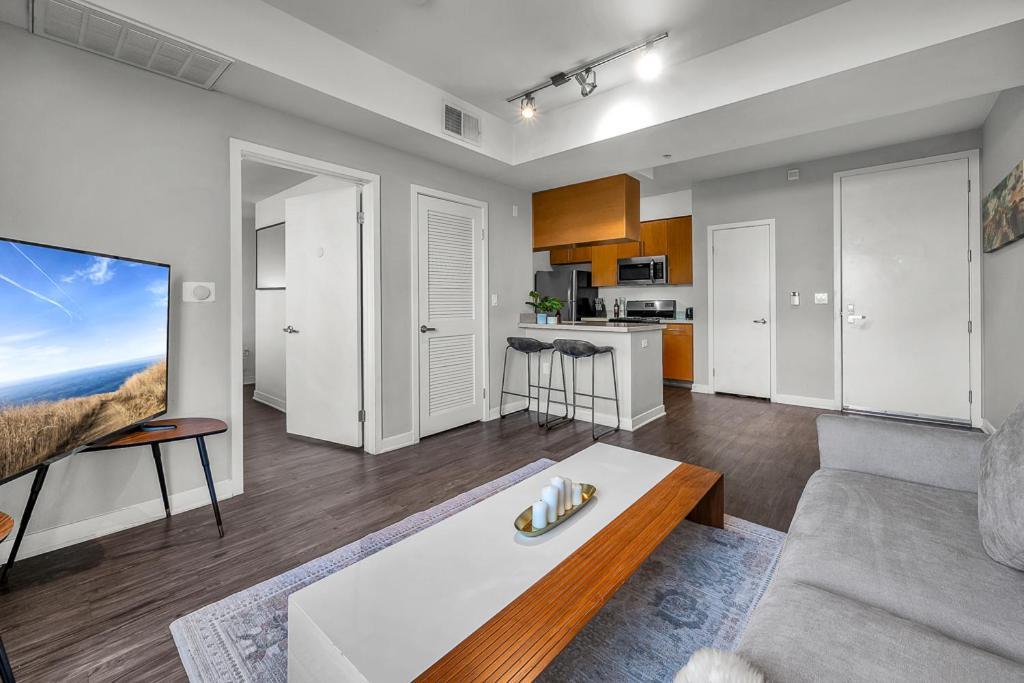 Santa Monica 2 Bed/ 2 Bath Appartement